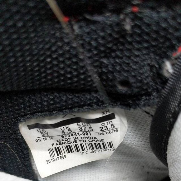 Air Jordan 1 Retro High OG GS 'Banned' 2016 - Picture 4 of 4